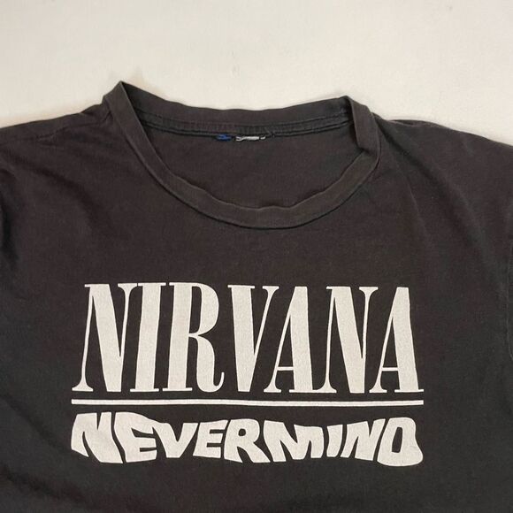 H&M Nirvana Nevermind Graphic T-shirt Men Small Black Short Sleeve Music - Picture 2 of 5
